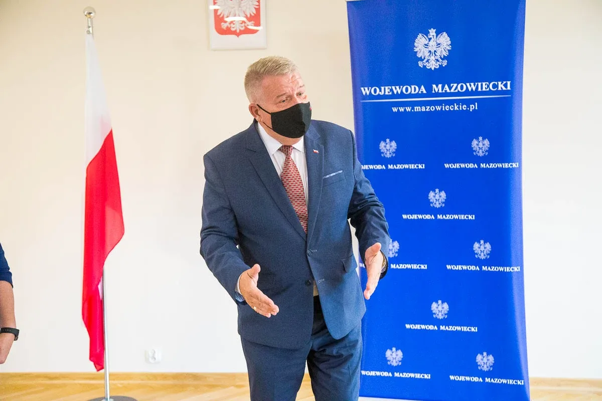 Podpisanie umów w ramach Rządowego Funduszu Rozwoju Dróg dla gmin (zdjęcia)