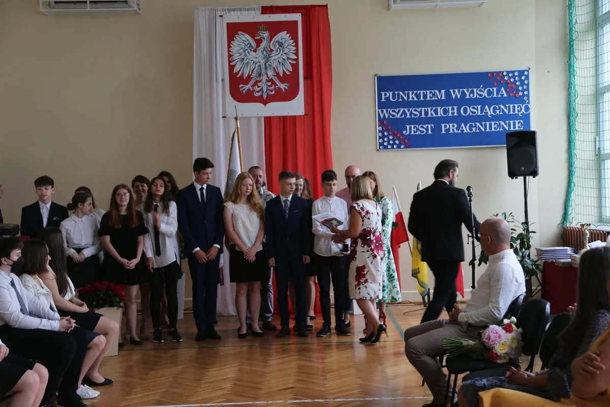 Zakończenie roku szkolnego w Szkole Podstawowej nr 4 w Ostrowi Mazowieckiej (zdjęcia)