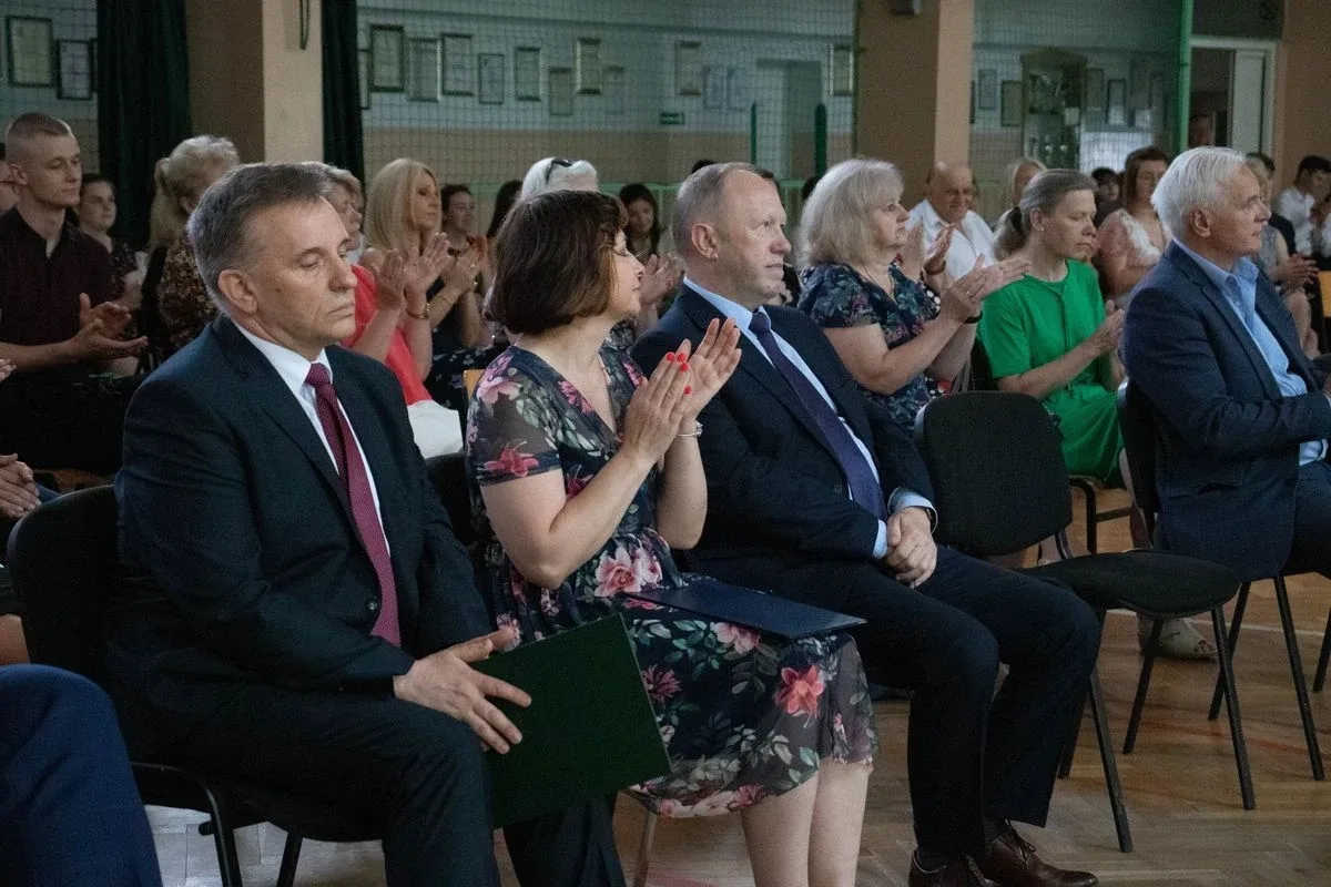 Uczniowie Zespołu Szkół nr 1 im. rtm. Witolda Pileckiego zakończyli rok szkolny (zdjęcia)