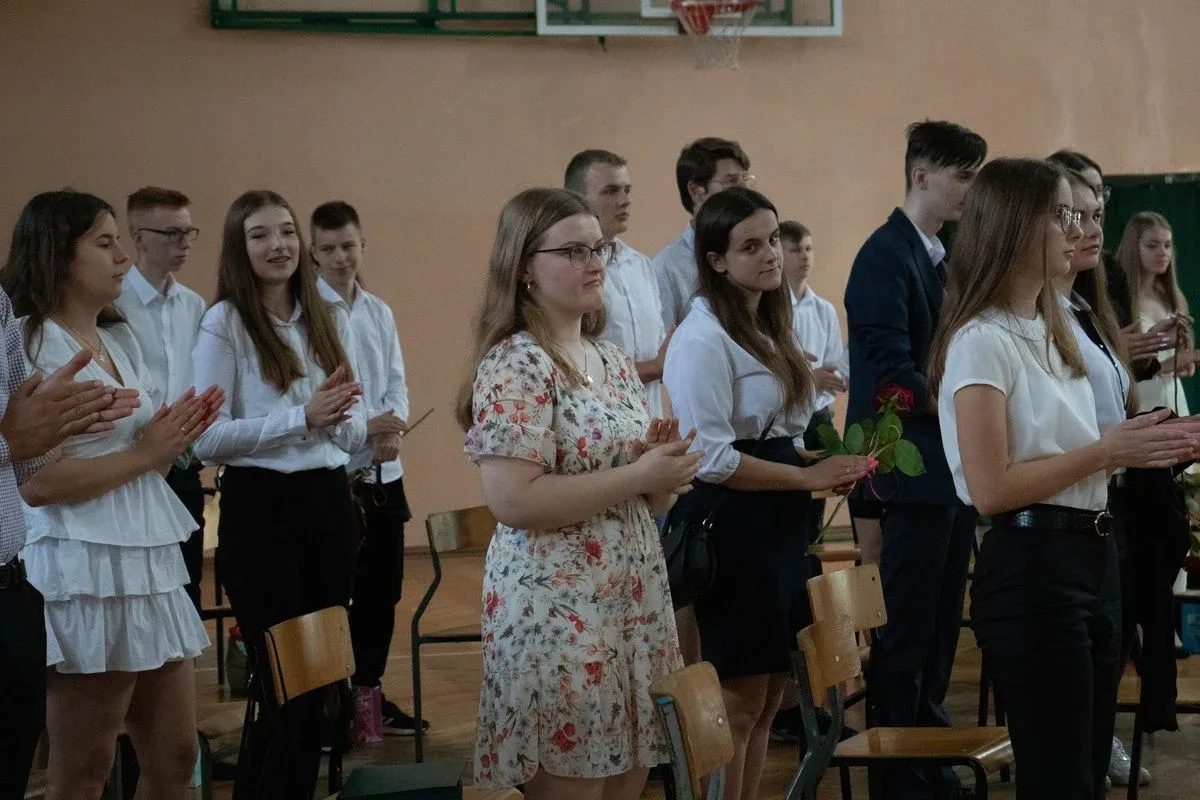 Uczniowie Zespołu Szkół nr 1 im. rtm. Witolda Pileckiego zakończyli rok szkolny (zdjęcia)
