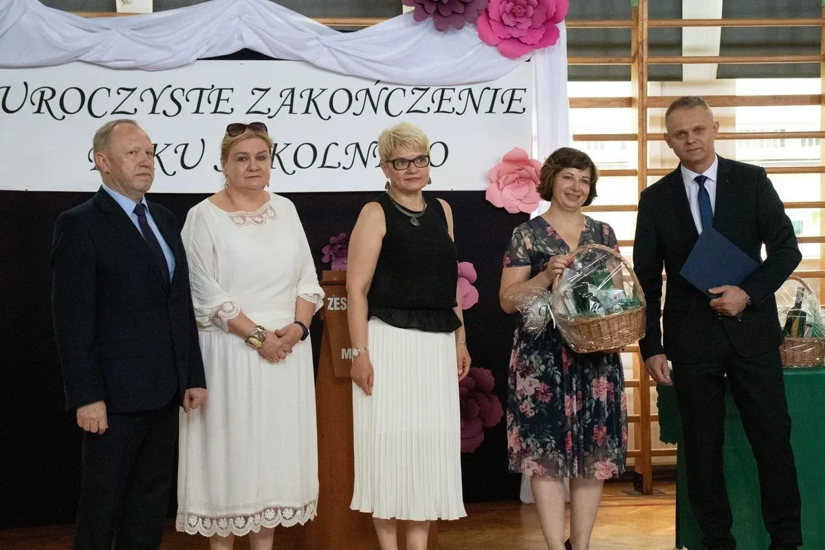 Uczniowie Zespołu Szkół nr 1 im. rtm. Witolda Pileckiego zakończyli rok szkolny (zdjęcia)