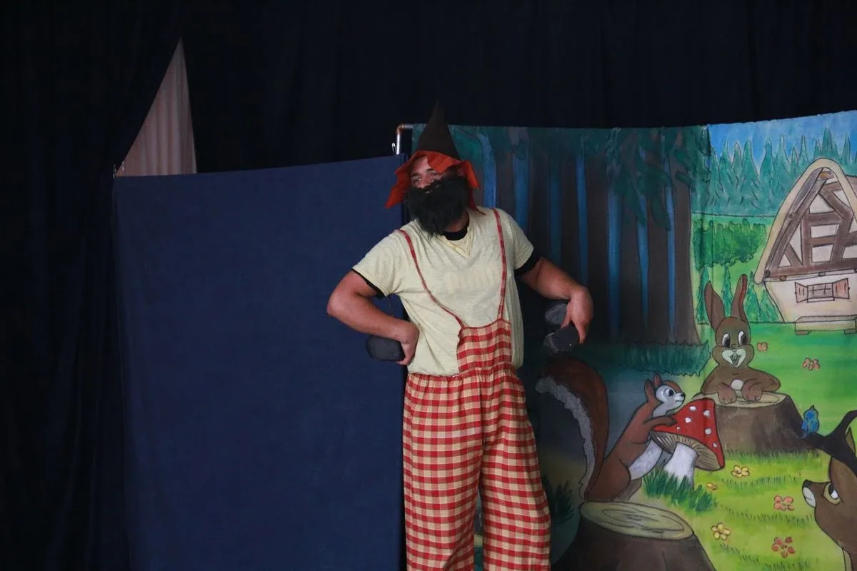 Teatrzyk "Królewna Śnieżka i 7 krasnoludków" w Małkini Górnej (zdjęcia)