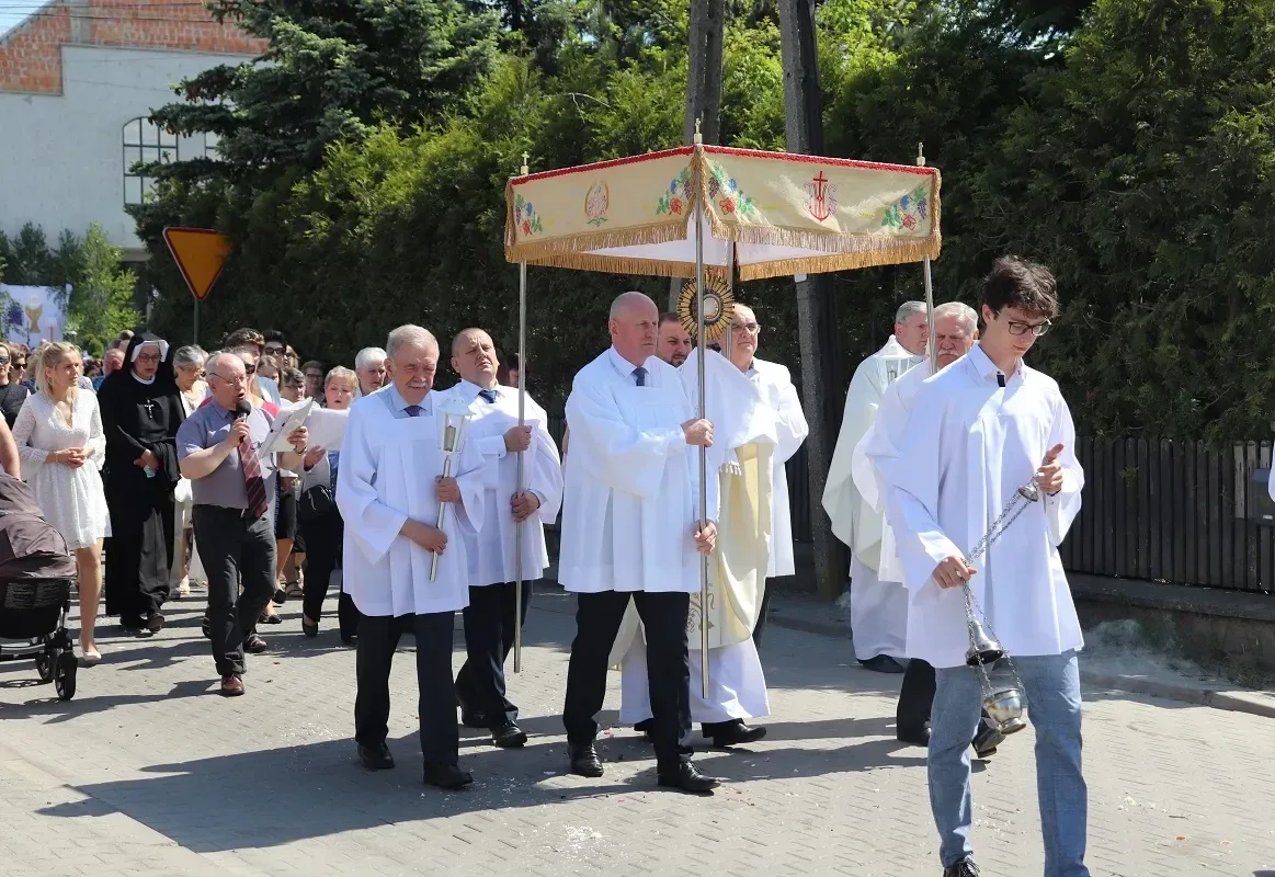 Uroczystości Bożego Ciała w parafii Opatrzności Bożej (zdjęcia)