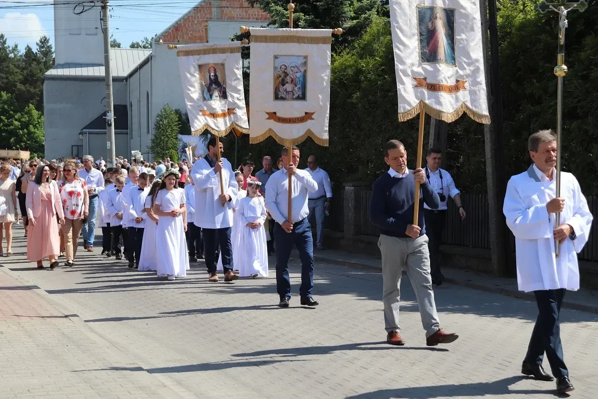 Uroczystości Bożego Ciała w parafii Opatrzności Bożej (zdjęcia)
