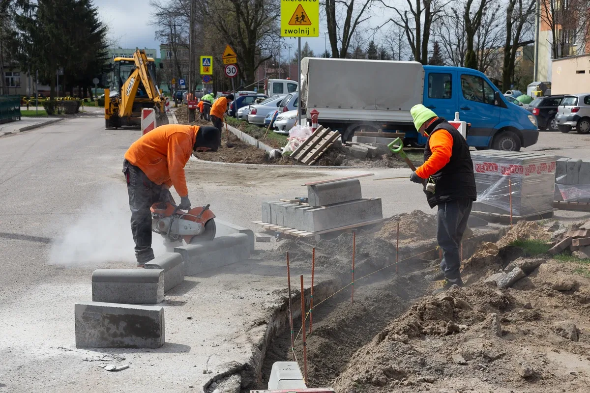 Trwają prace remontowe przy ulicy Widnichowskiej (zdjęcia)