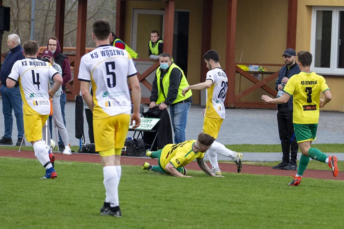 Status quo na górze. Derby na remis
