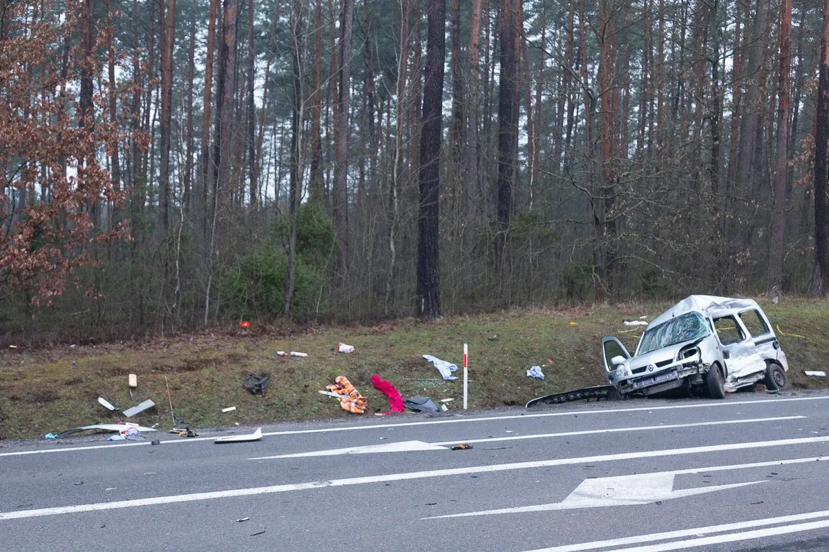 Wypadek przy węźle z S8. Jedna osoba poszkodowana