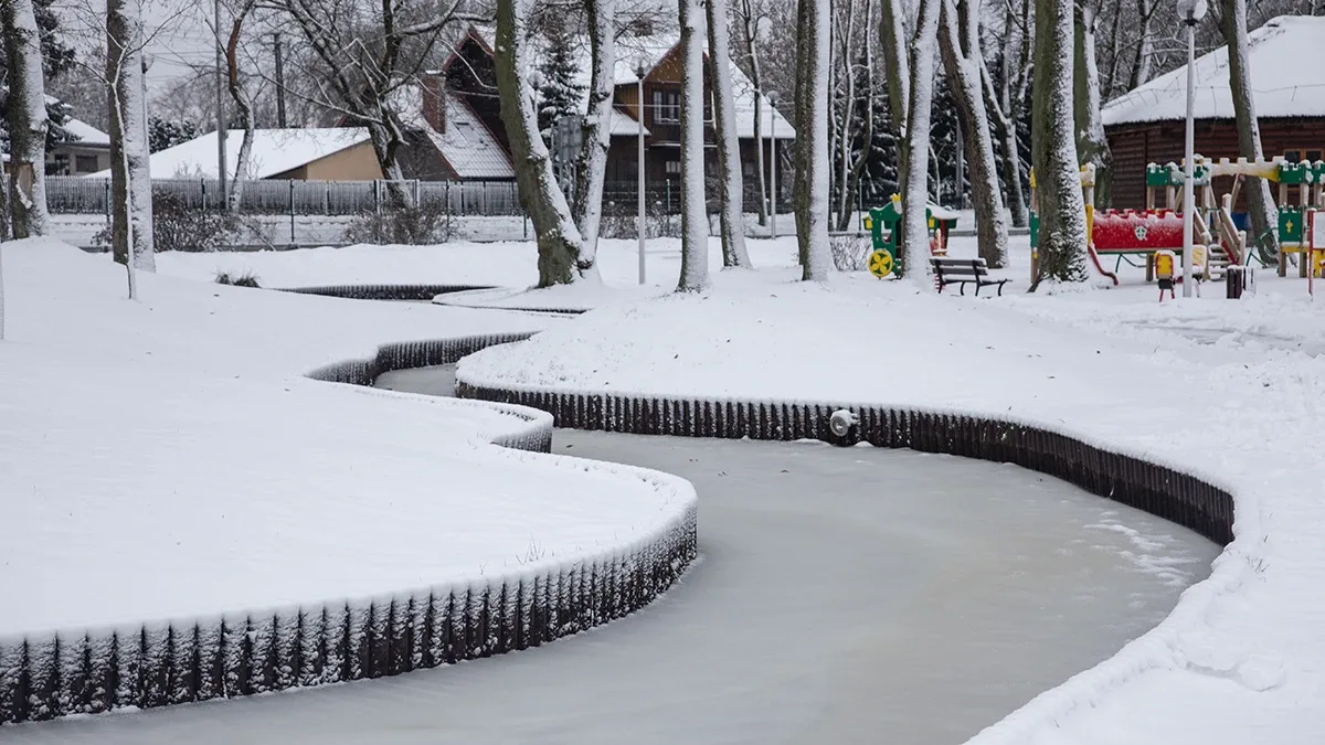 Ostrów Mazowiecka pokryta śniegiem (zdjęcia)
