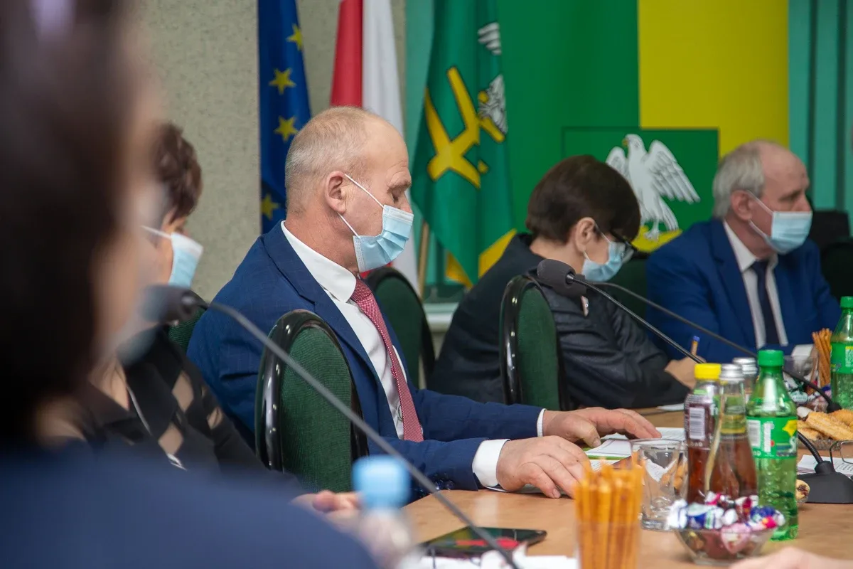 Zatwierdzono Uchwałę Budżetową na 2021 - Urząd Gminy Ostrów Mazowiecka (zdjęcia)