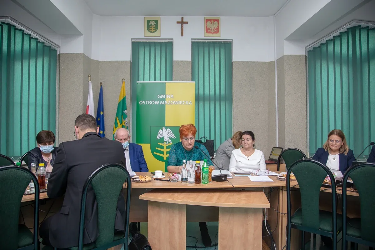 Zatwierdzono Uchwałę Budżetową na 2021 - Urząd Gminy Ostrów Mazowiecka (zdjęcia)