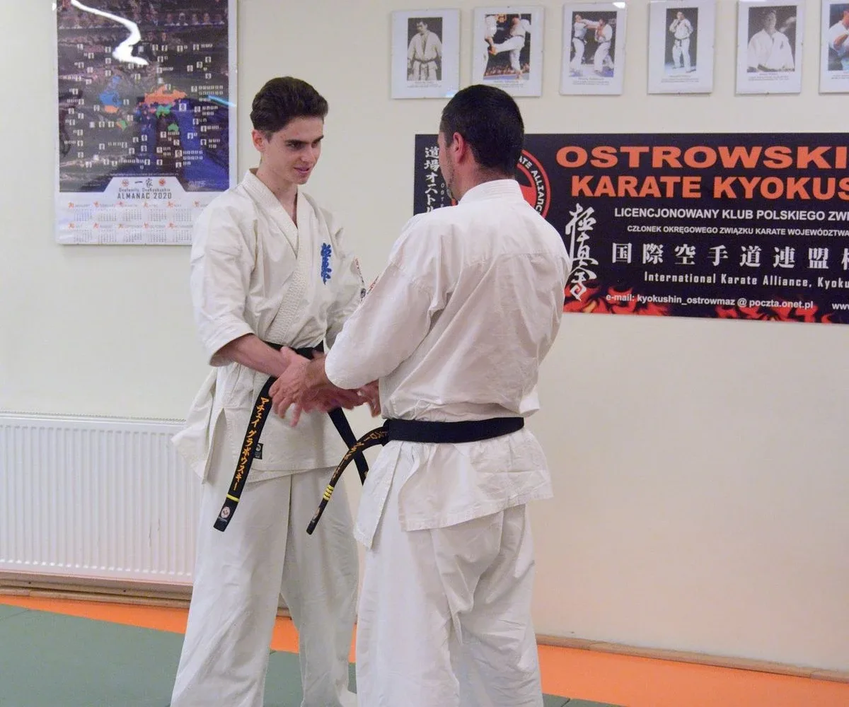 Wręczenie czarnych pasów w ostrowskim dojo (zdjęcia)