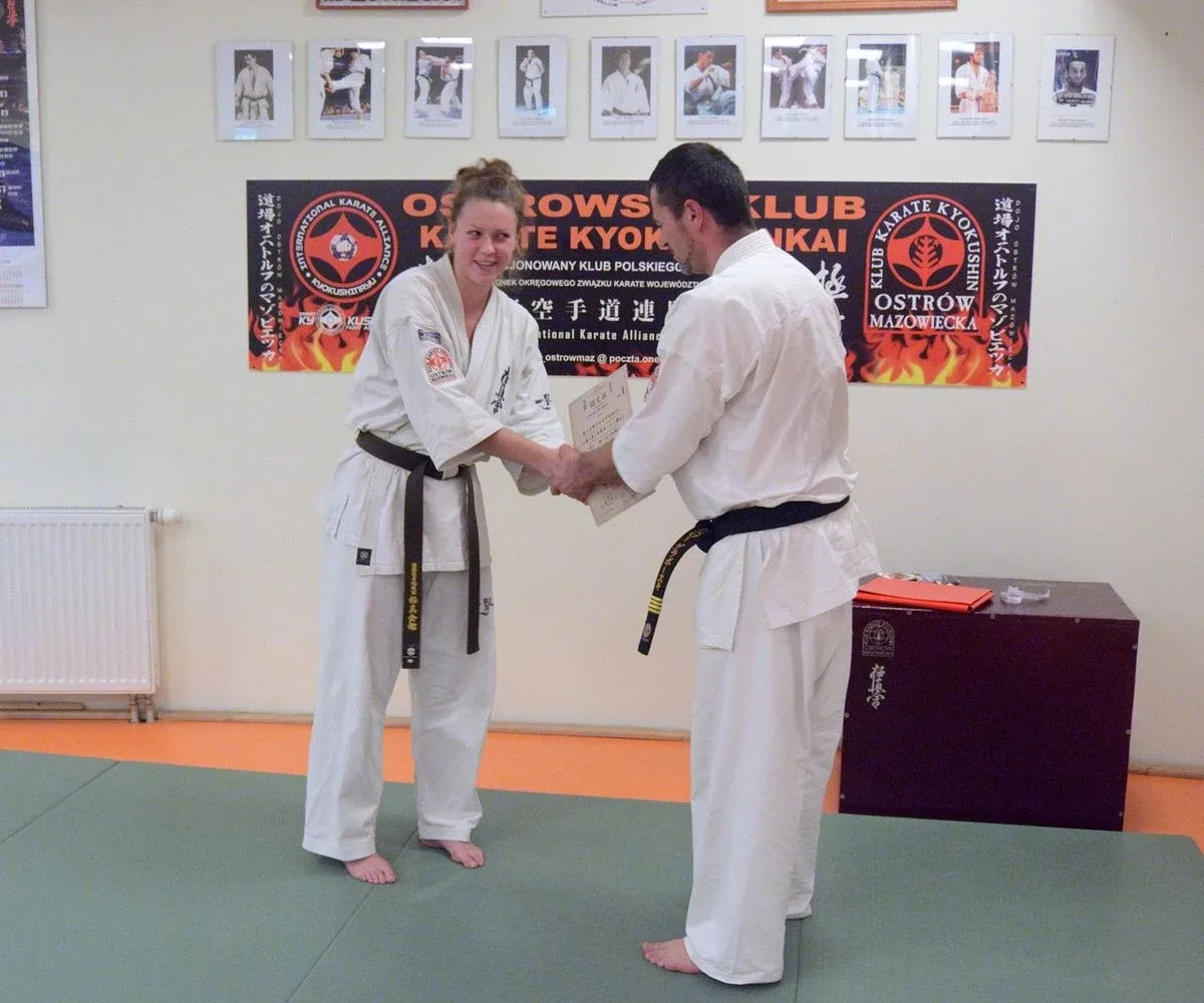 Wręczenie czarnych pasów w ostrowskim dojo (zdjęcia)