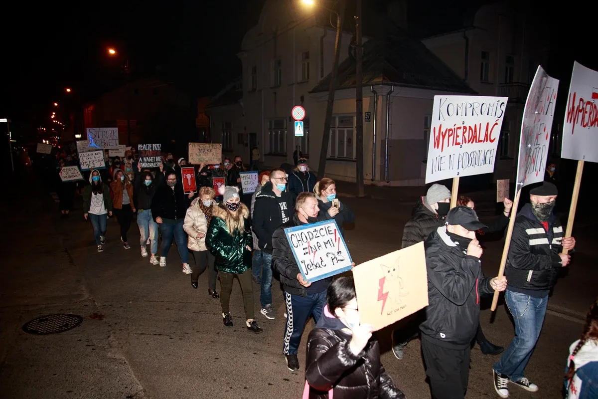 Piątkowy Strajk kobiet w Ostrowi Mazowieckiej (zdjęcia)