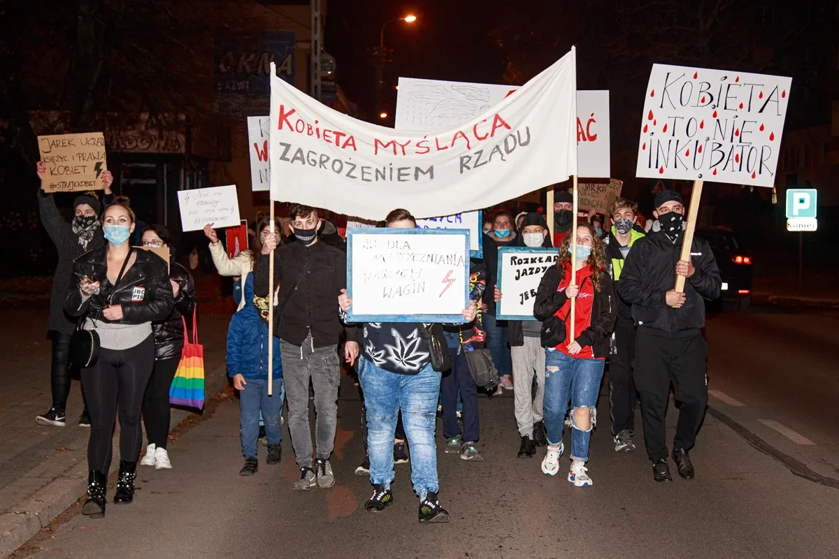 Piątkowy Strajk kobiet w Ostrowi Mazowieckiej (zdjęcia)