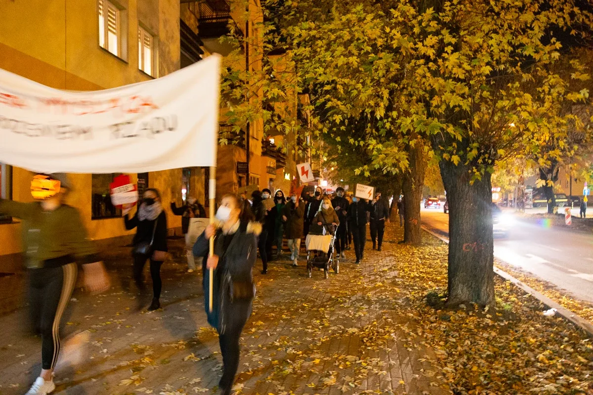 Strajk kobiet w Ostrowi Mazowieckiej. Skandaliczne zachowanie części uczestników (zdjęcia, wideo)