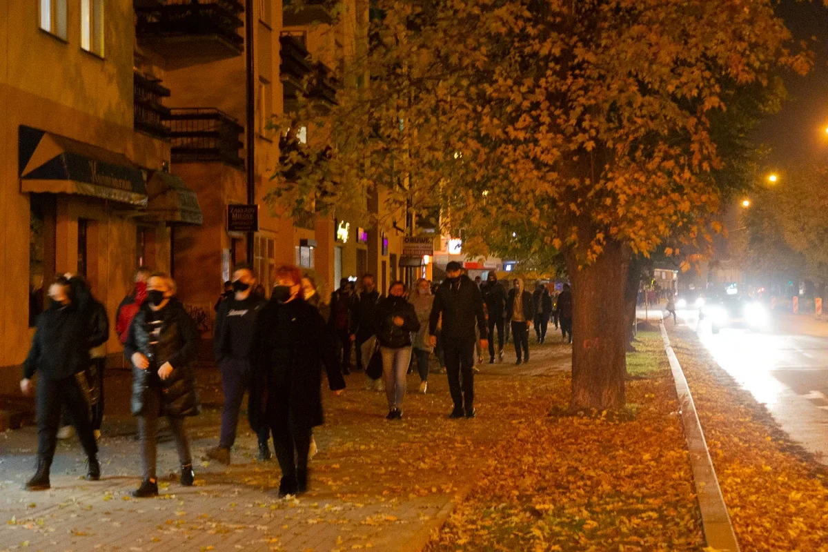 Strajk kobiet w Ostrowi Mazowieckiej. Skandaliczne zachowanie części uczestników (zdjęcia, wideo)