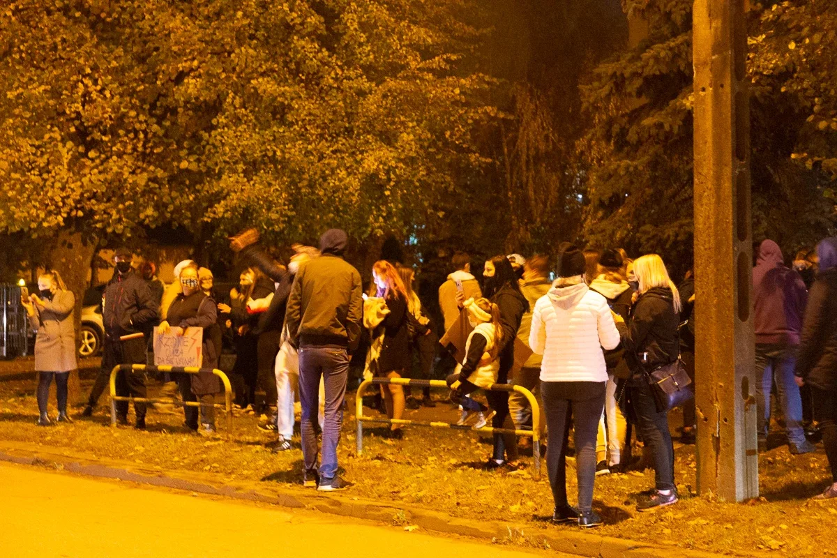 Strajk kobiet w Ostrowi Mazowieckiej. Skandaliczne zachowanie części uczestników (zdjęcia, wideo)