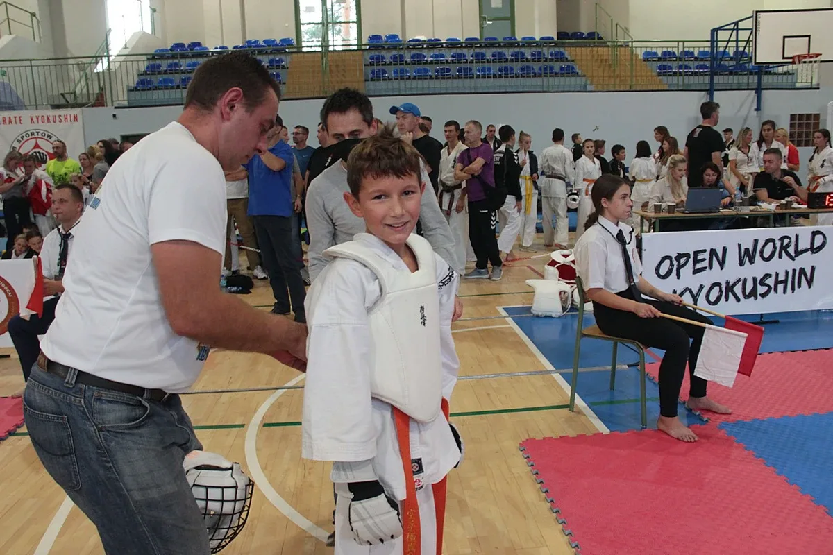 Ostrowski Klub Karate Kyokushinkai na turniej w Józefowie (zdjęcia)