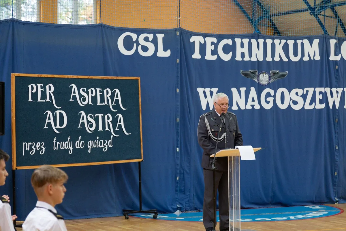 Ślubowanie uczniów szkoły lotniczej w Nagoszewie (zdjęcia)