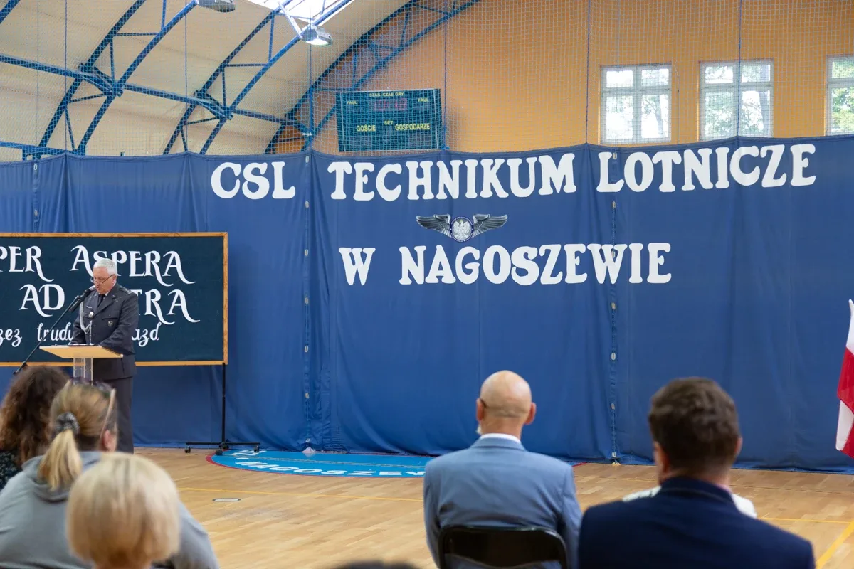 Ślubowanie uczniów szkoły lotniczej w Nagoszewie (zdjęcia)
