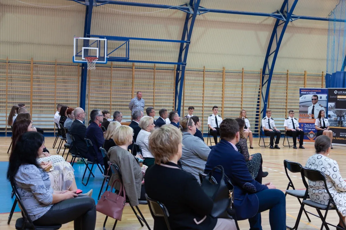 Ślubowanie uczniów szkoły lotniczej w Nagoszewie (zdjęcia)