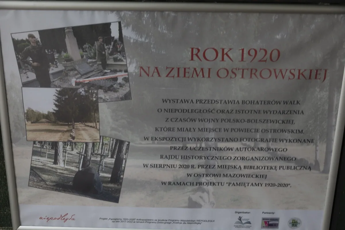 Wystawa plenerowa "Rok 1920 na Ziemi Ostrowskiej" (zdjęcia)