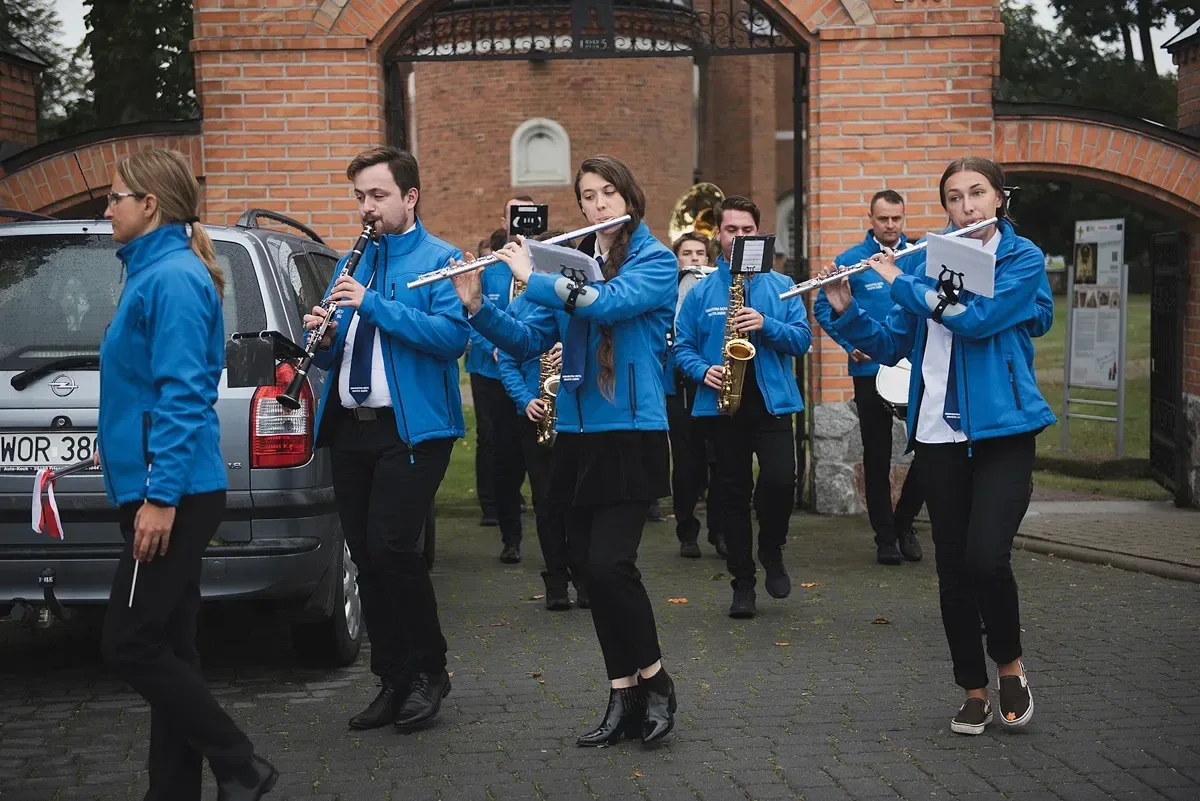 Ceremonia odsłonięcia tablicy upamiętniającej współpracę polsko-węgierską (zdjęcia) 