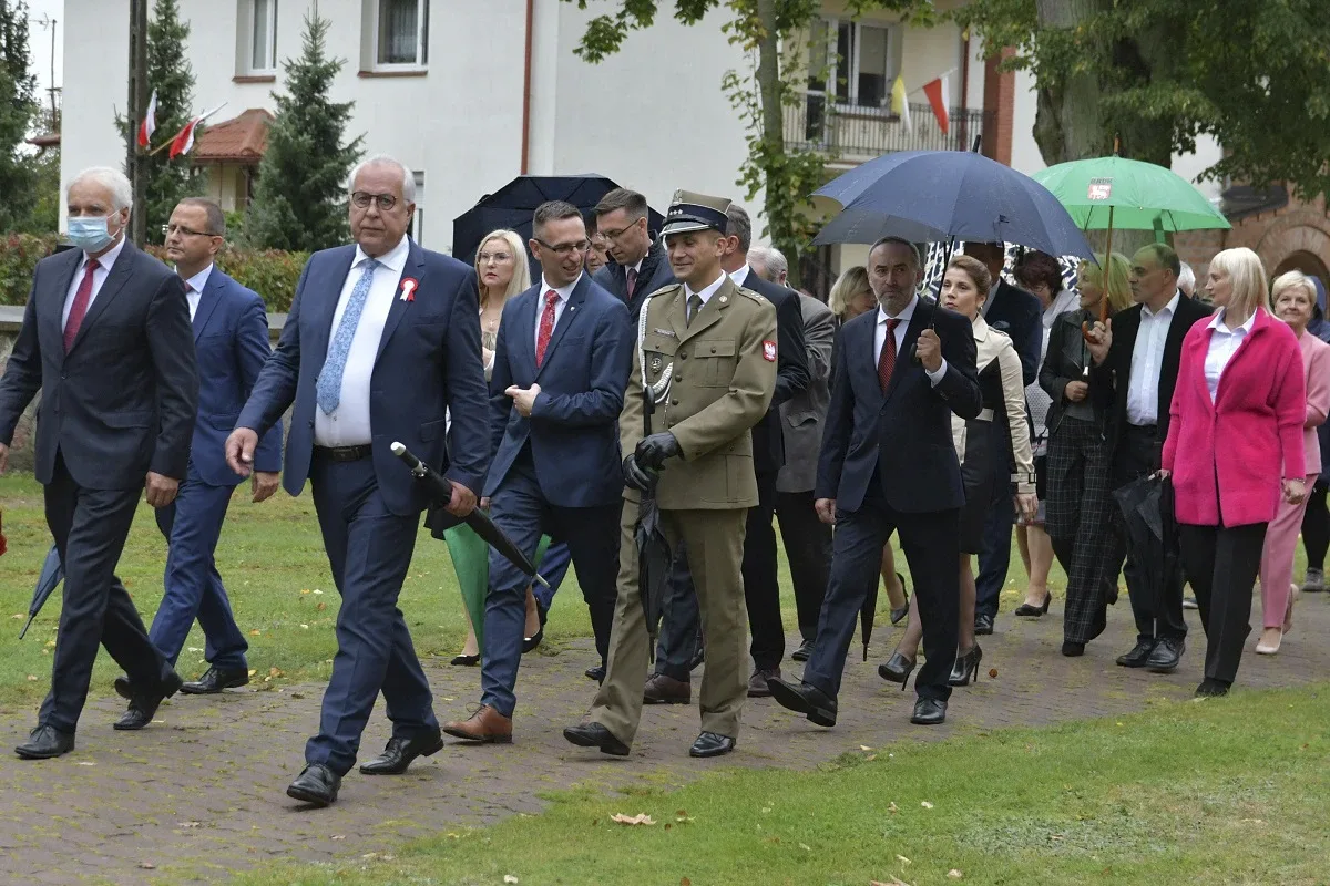 Ceremonia odsłonięcia tablicy upamiętniającej współpracę polsko-węgierską (zdjęcia) 