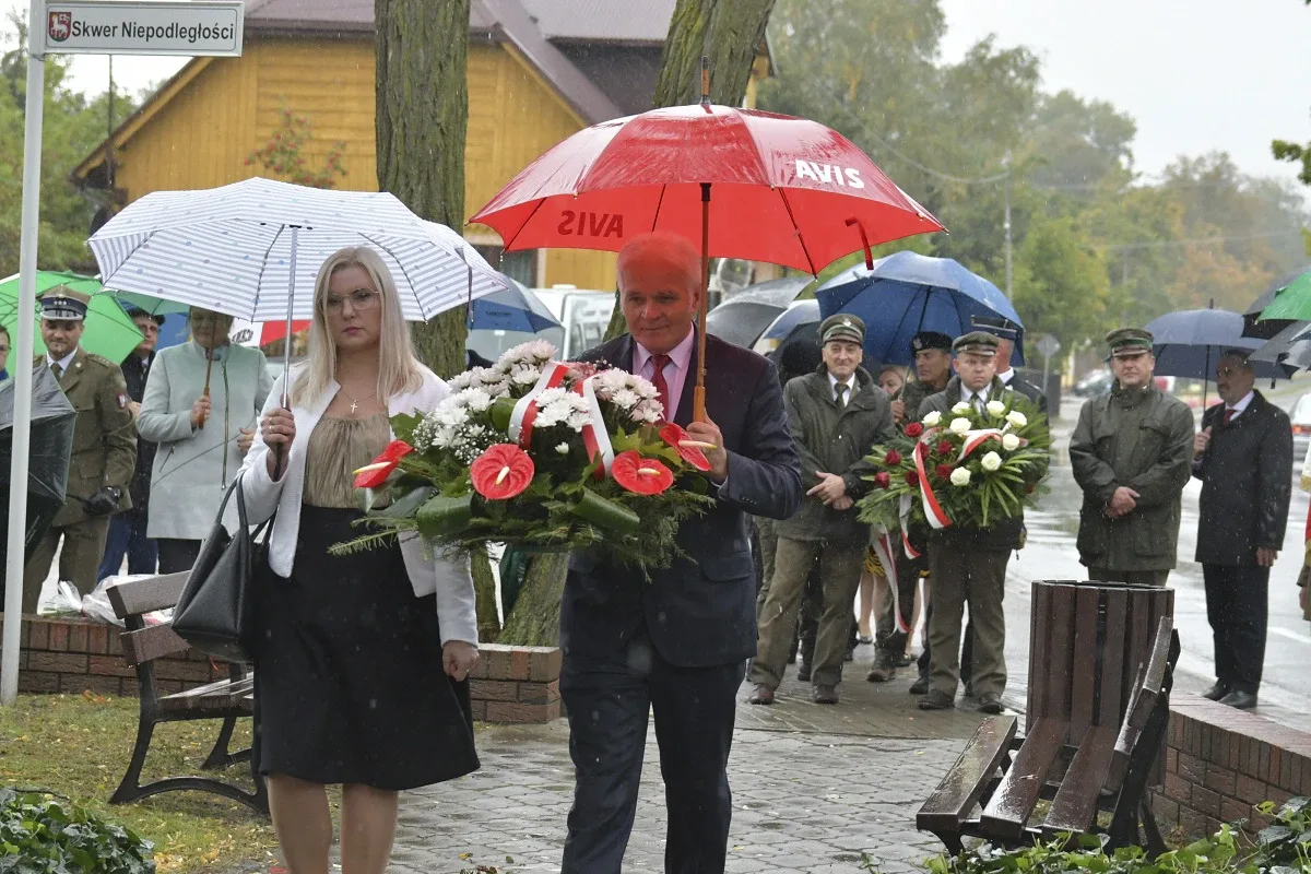 Ceremonia odsłonięcia tablicy upamiętniającej współpracę polsko-węgierską (zdjęcia) 