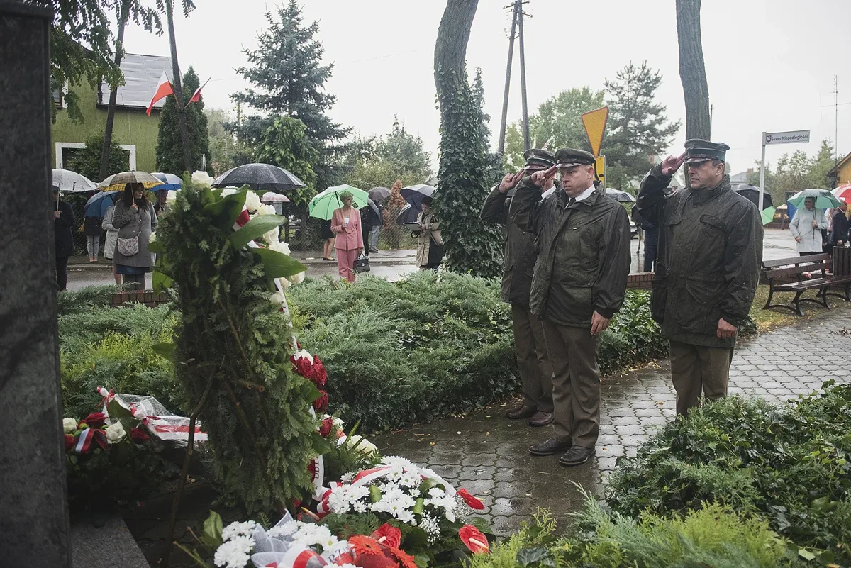 Ceremonia odsłonięcia tablicy upamiętniającej współpracę polsko-węgierską (zdjęcia) 