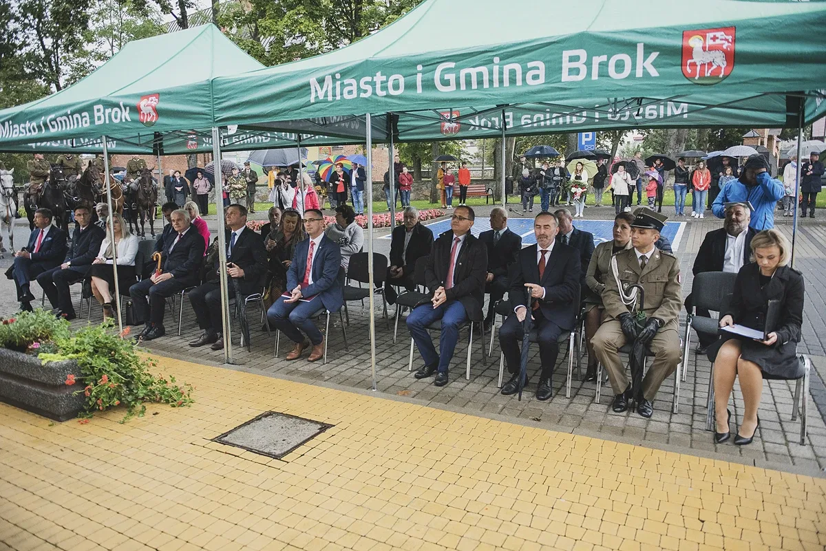 Ceremonia odsłonięcia tablicy upamiętniającej współpracę polsko-węgierską (zdjęcia) 