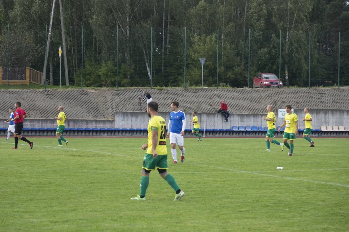 Karuzela i grad bramek w pucharowym spotkaniu KS Ostrovii (zdjęcia)