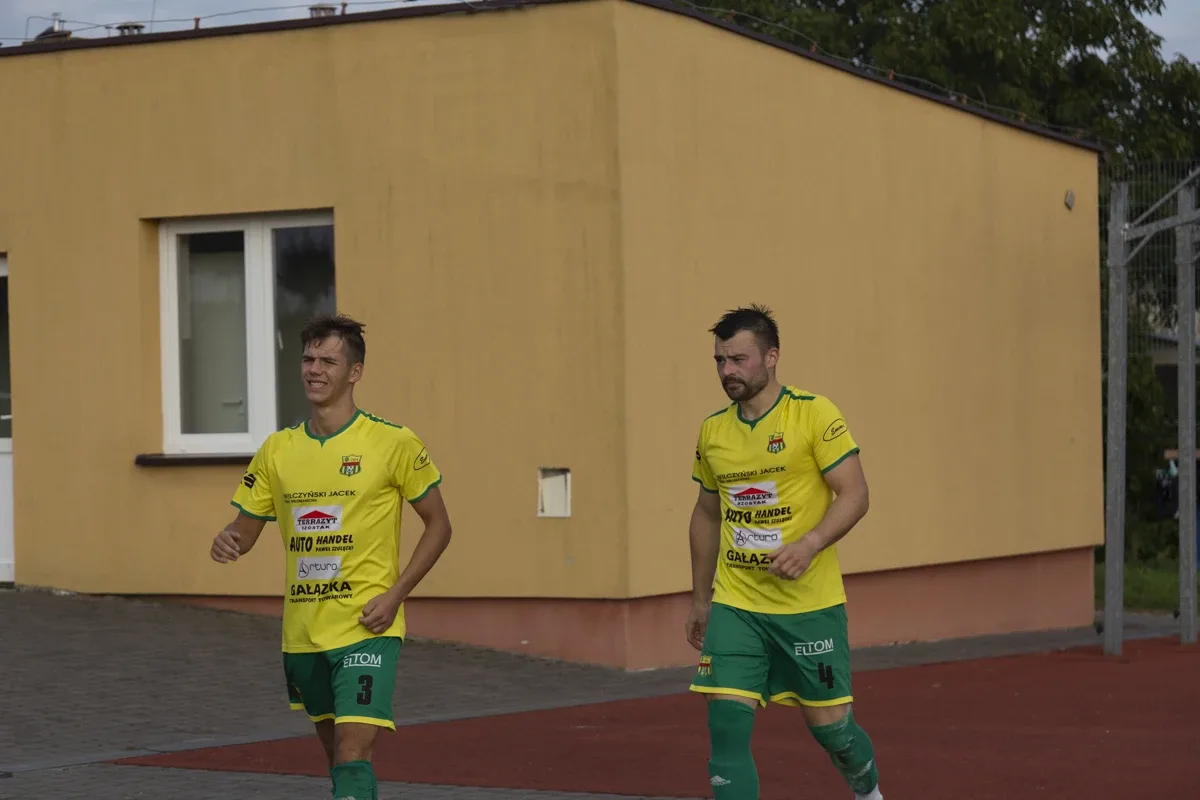 Karuzela i grad bramek w pucharowym spotkaniu KS Ostrovii (zdjęcia)