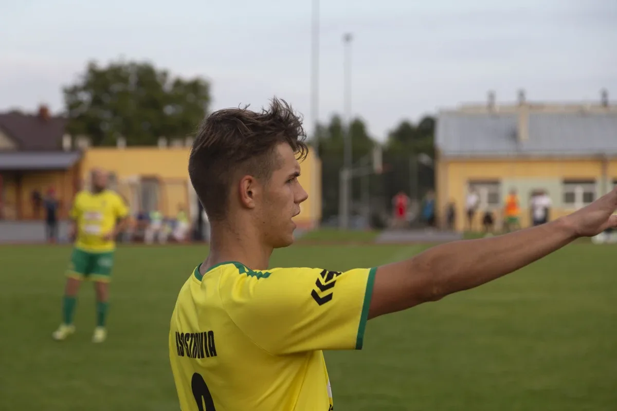 Karuzela i grad bramek w pucharowym spotkaniu KS Ostrovii (zdjęcia)