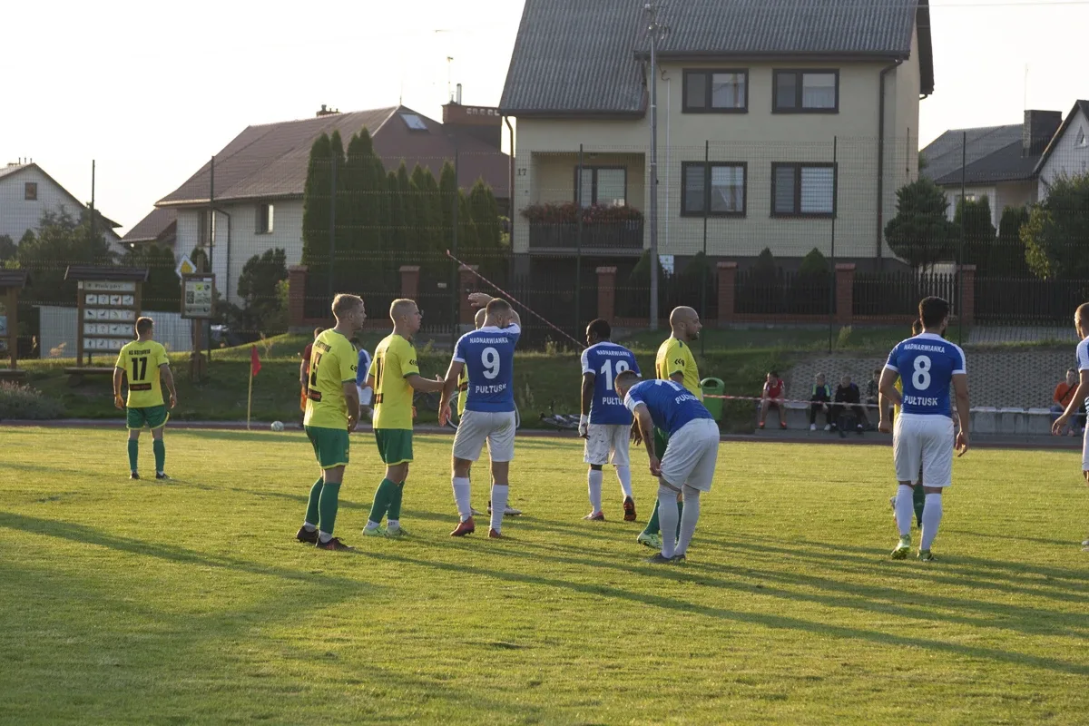 Karuzela i grad bramek w pucharowym spotkaniu KS Ostrovii (zdjęcia)