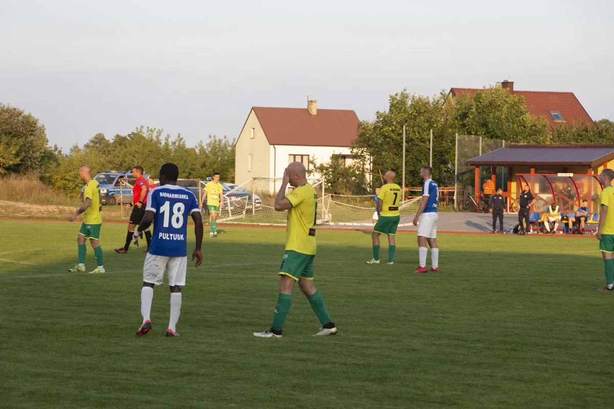 Karuzela i grad bramek w pucharowym spotkaniu KS Ostrovii (zdjęcia)