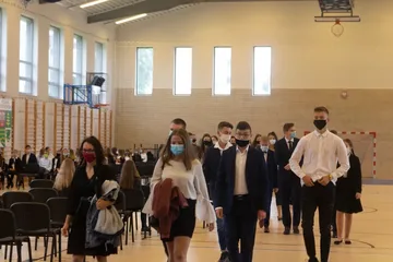 Powitanie roku szkolnego 2020/2021 w Koperniku (zdjęcia)