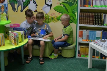 Biblioteka w Broku - wakacyjne zajęcia dla dzieci (zdjęcia)