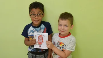 Biblioteka w Broku - wakacyjne zajęcia dla dzieci (zdjęcia)