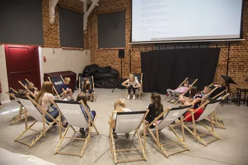 Warsztaty teatralne w Jatkach dla najmłodszych (zdjęcia)