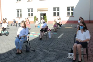 Pożegnanie uczniów w ostrowskiej "jedynce" (zdjęcia)