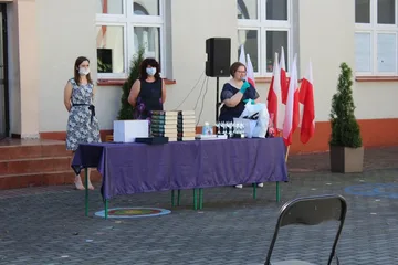 Pożegnanie uczniów w ostrowskiej "jedynce" (zdjęcia)