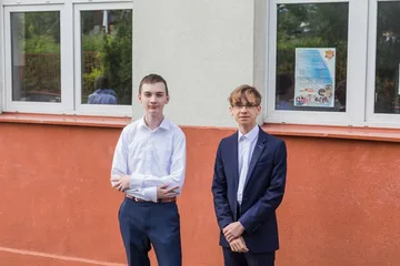 Ósmoklasiści dziś mierzą się z matematyką (zdjęcia)