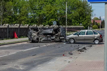 Tragiczny wypadek na Lubiejewskiej, dwie osoby nie żyją, trzy trafiły do szpitala. Sprawca wypadku uciekł z miejsca zdarzenia