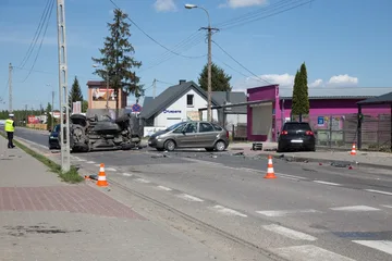 Tragiczny wypadek na Lubiejewskiej, dwie osoby nie żyją, trzy trafiły do szpitala. Sprawca wypadku uciekł z miejsca zdarzenia