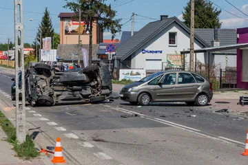 Tragiczny wypadek na Lubiejewskiej, dwie osoby nie żyją, trzy trafiły do szpitala. Sprawca wypadku uciekł z miejsca zdarzenia