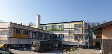 Budynek "czwórki" poddany jest termomodernizacji (zdjęcia)