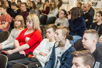 Sue Ryder - życie dla ludzi. Wystawa w ostrowskiej elektrowni (zdjęcia)