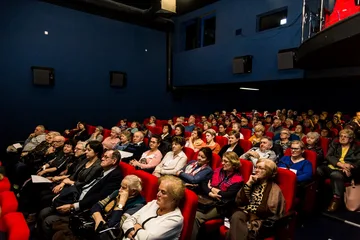 O bezpieczeństwie seniorów w ostrowskim kinie (zdjęcia, wideo)