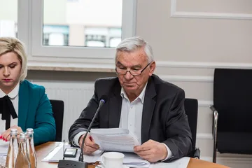 Dyrektor Bursy Szkolnej w Ostrowi Mazowieckiej stosowała mobbing wobec pracowników? Oficjalne skargi wpłynęły do Rady Powiatu